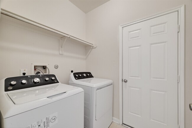 Building Photo - 2708 Calico Creek Ln