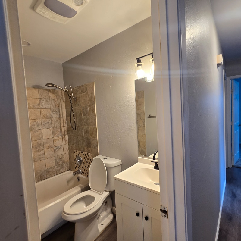 Building Photo - 9450 Bowen Dr