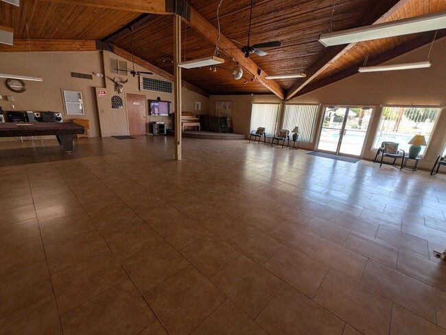 Building Photo - 2 Bedroom Condo Unit in the Polynesian Par...