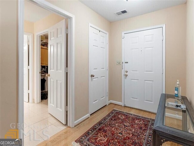 Building Photo - 4313 Pine Heights Dr NE