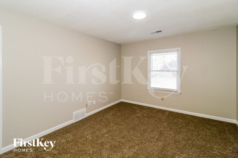 Building Photo - 3857 Oak Forest Dr