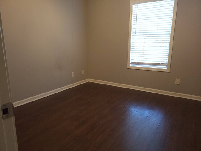 Building Photo - 961 Joey Dr