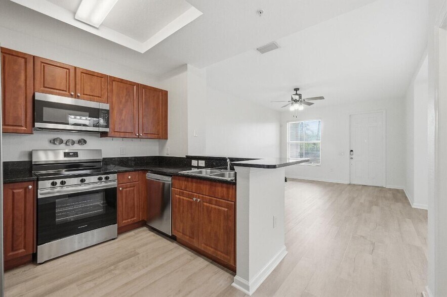 Building Photo - 4501 Mimosa Ter