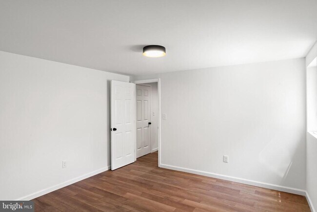 Building Photo - 5019 Leland Dr