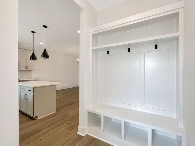 Building Photo - 258 Symphony Ave