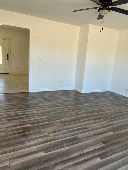 Building Photo - 20800 Sholic Rd