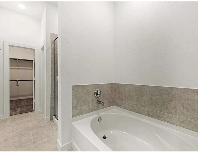 Building Photo - 17111 Crimson Crest Dr