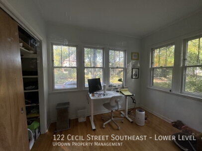 Building Photo - 122 Cecil St SE