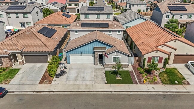 Building Photo - Spacious 5 Bedroom Home in Lodi with 1st f...