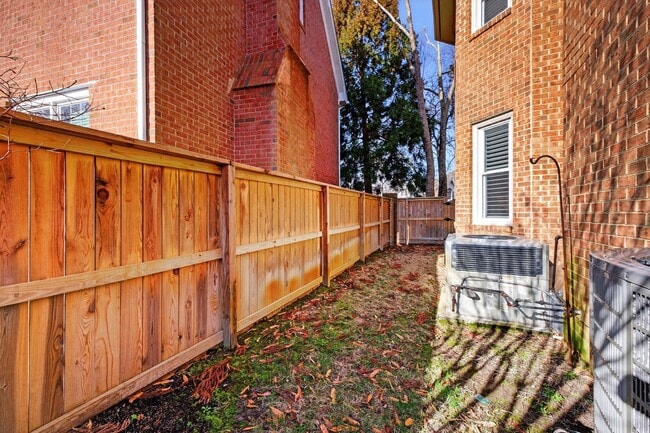 Building Photo - Elegant & Spacious Home Available in Church Point