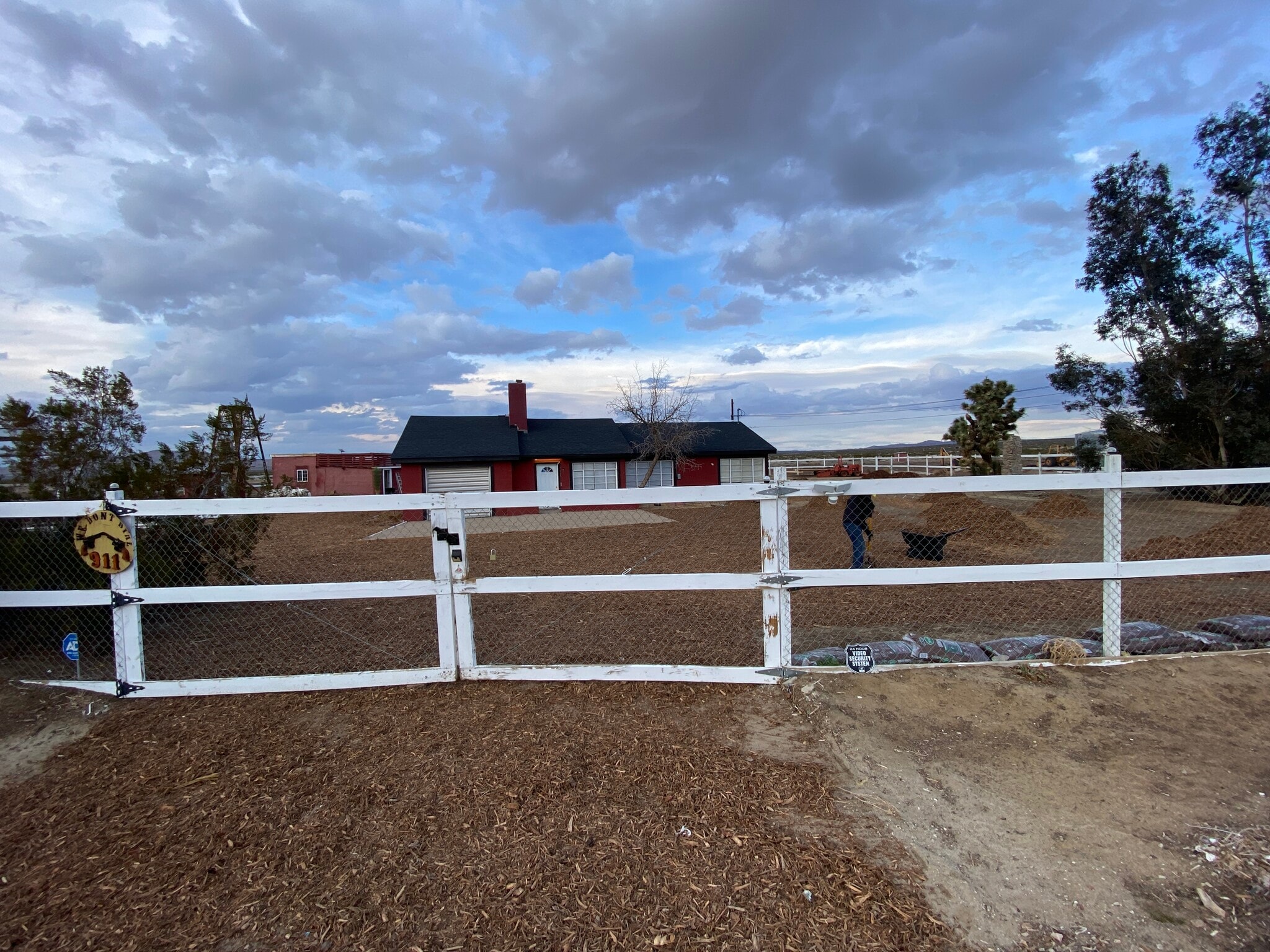 Gate - 22317 E Avenue O