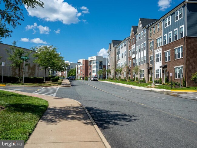 Building Photo - 14965 River Walk Way