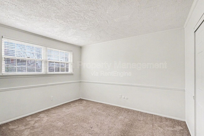 Building Photo - 728 Garland Cir