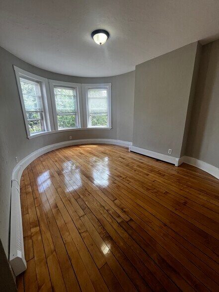 Building Photo - 270 Bowdoin St