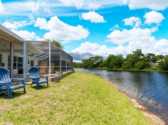 Building Photo - 1123 SW Oak Hollow Ct