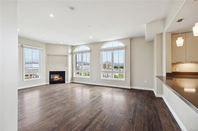 Building Photo - 619 Caruso Ave