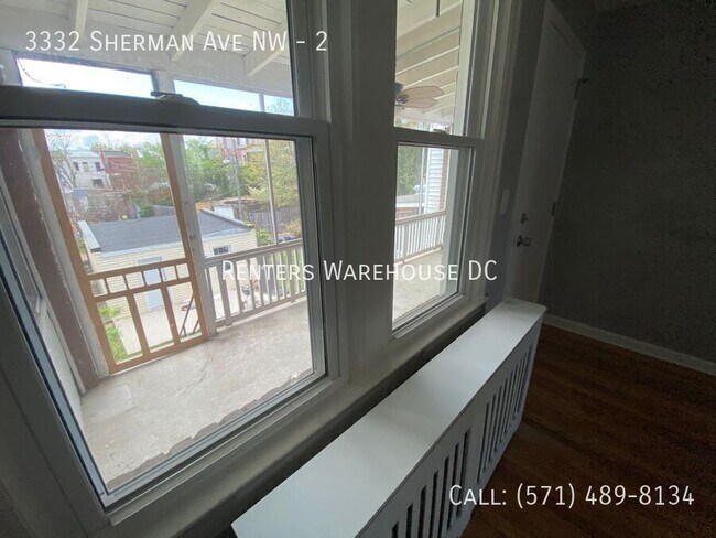 Building Photo - Updated 1BR+Den w/ private patio in heart ...