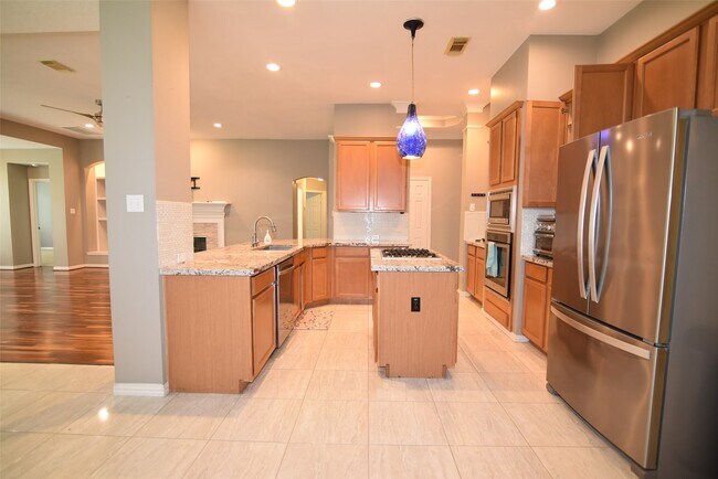 Building Photo - 122 Walston Ridge Ct