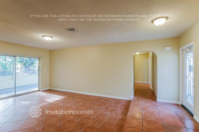 Building Photo - 781 SW 66th Ave