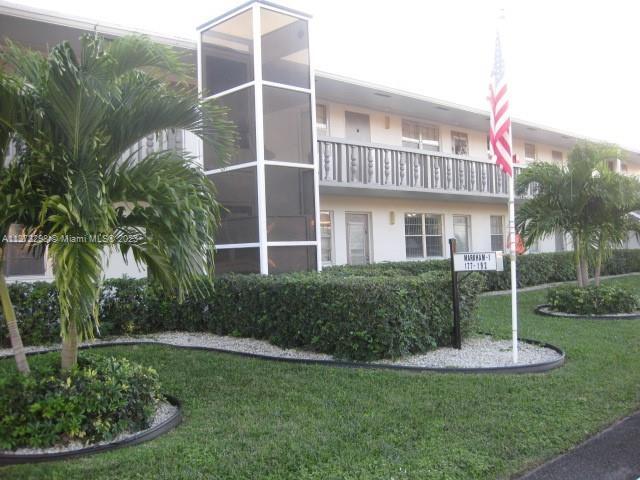 Building Photo - 179 Markham I