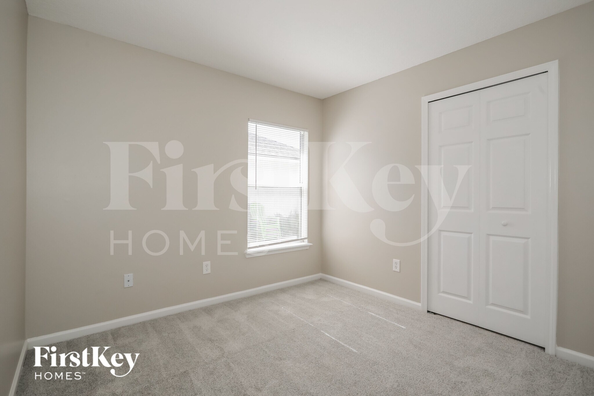 Building Photo - 2424 Willowbend Dr