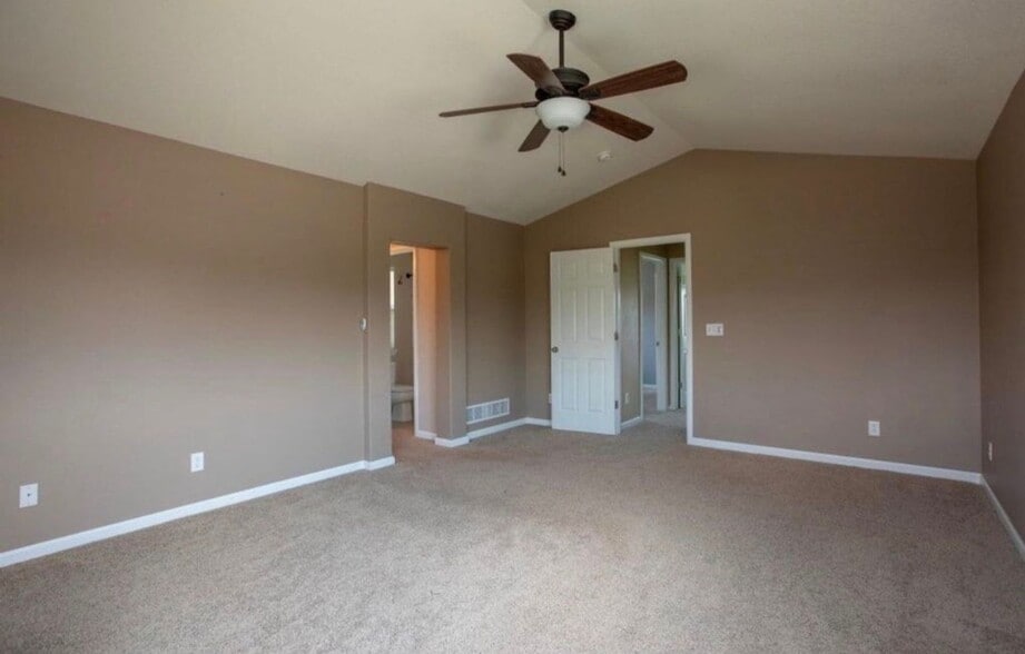 Building Photo - 6281 Sea Gull Cir