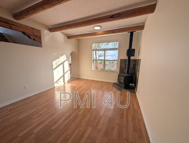 Building Photo - 511 Eugene Ct SE