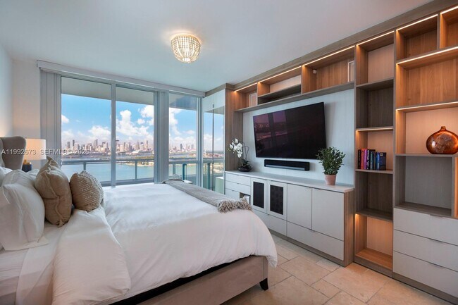 Building Photo - 520 West Ave