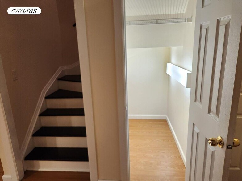 Building Photo - 336 Howe Ave