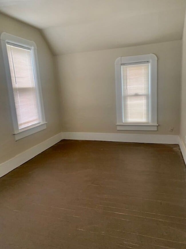 Building Photo - 2+Bedroom 2Bath Single Family Home