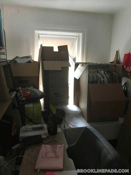 Building Photo - 1061 Beacon St