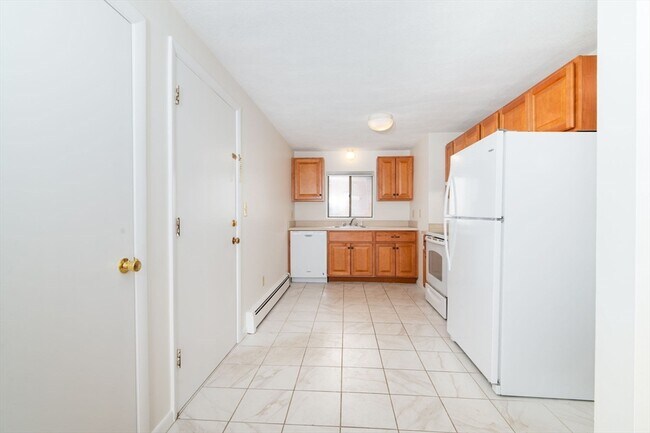 Building Photo - 72 Martensen St