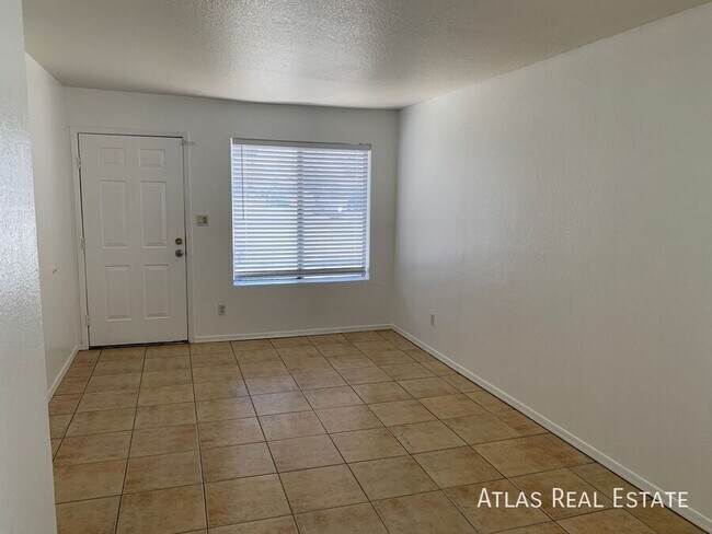 Building Photo - 128 W Inglewood St