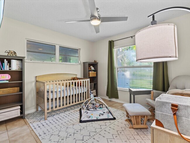 Building Photo - 5884 Milton Ave