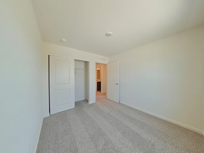Building Photo - 351 Bridgeview Ct
