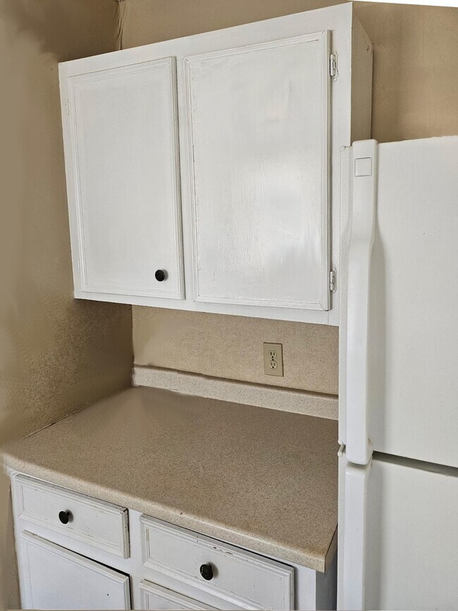 Building Photo - 420 Moss St