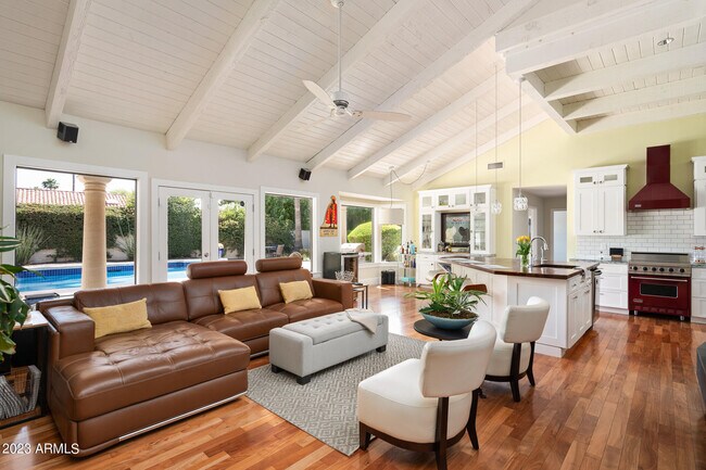 Building Photo - 8637 E San Lucas Dr