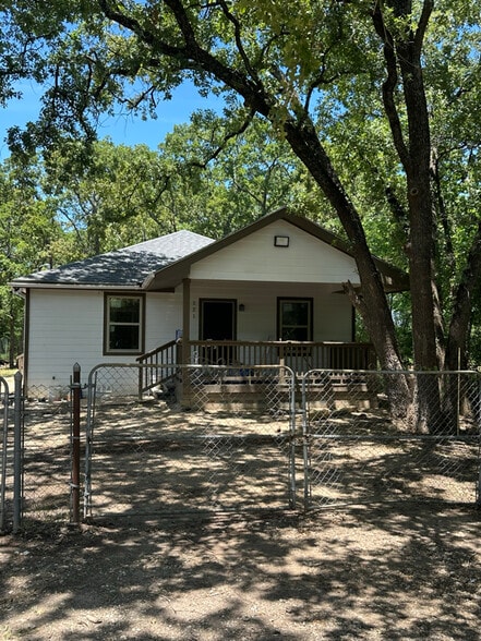 Building Photo - 121 Telephone Rd