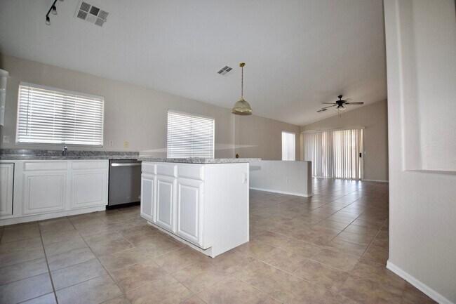 Building Photo - Completely remodeled 4 bed 2 bath home in ...