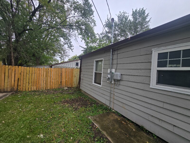 Building Photo - 21648 Gailine Ave