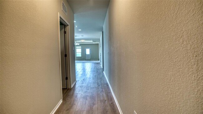 Building Photo - 137 Carlina Lp