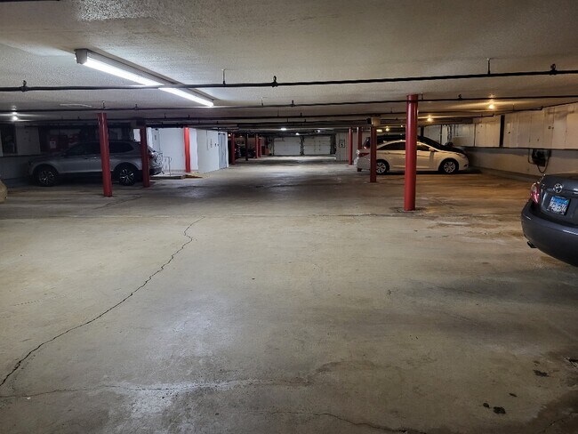 Building Photo - 7510 Farmingdale Dr