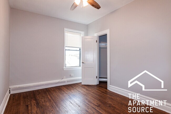Building Photo - 3827 N Drake Ave