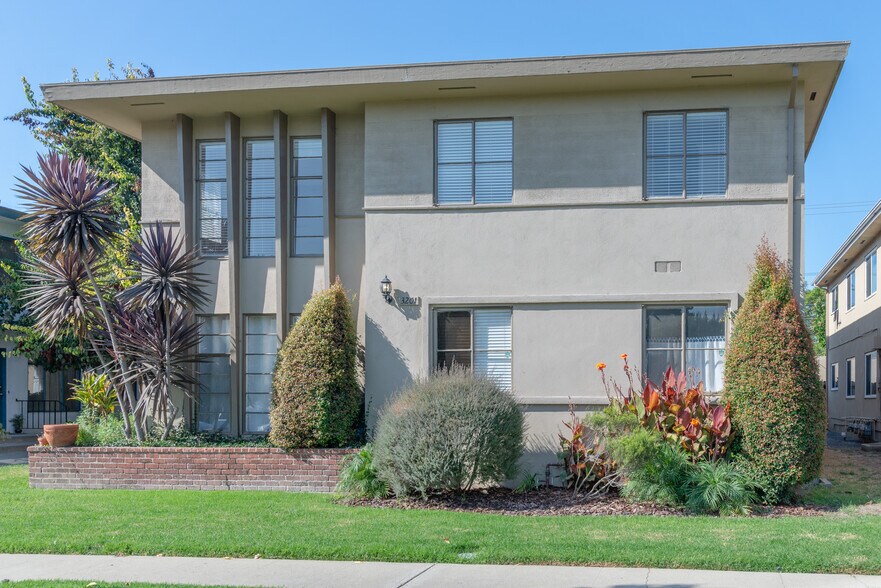 Building Photo - 3201 S Barrington Ave