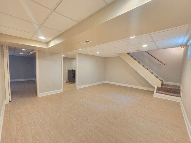 Building Photo - $2,600 - 3 Bed / 2 Bath Beautiful Craftsman Home by Manito Park