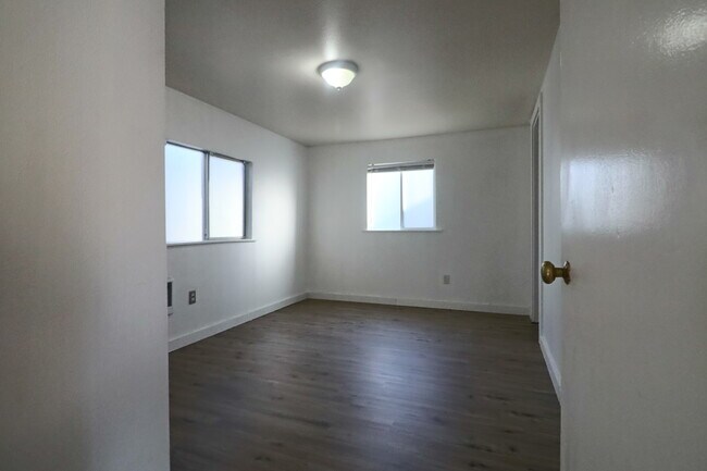 Building Photo - 2344 Trenton Ave