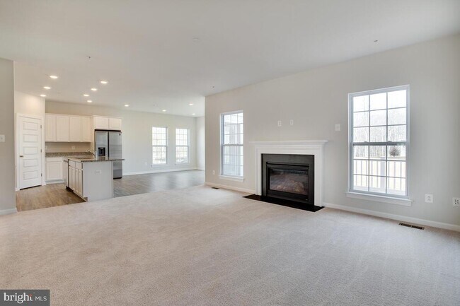 Building Photo - 6308 Savannah Dr