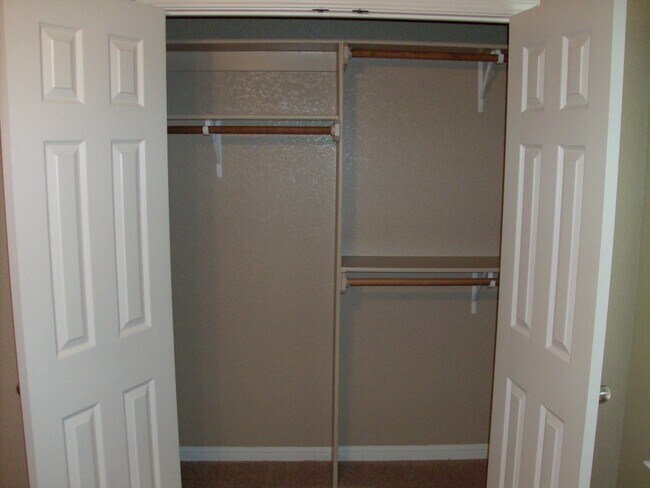 Building Photo - Spacious Duplex for Rent – Close to Clear ...