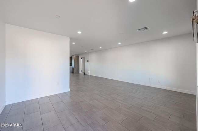 Building Photo - 2651 N 71st Pl