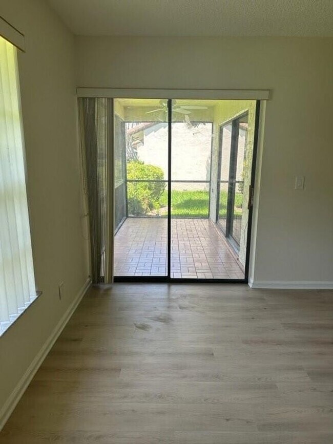 Building Photo - 406 Buttonwood Pl